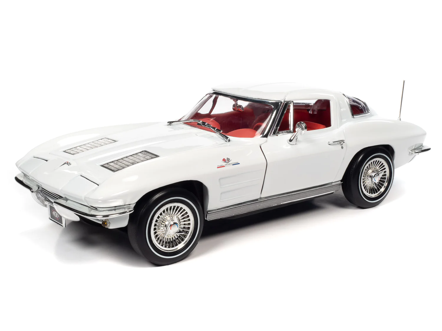 Chevrolet Corvette Coupe 1963 (MCACN) Ermine White with Red interior American Muscle Auto World 1:18