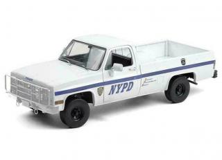 Chevrolet CUCV M1008 1984  New York City Police Department (NYPD)  Greenlight 1:18