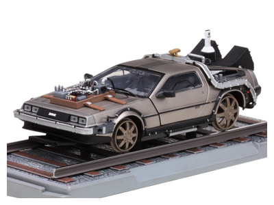 DELOREAN "Back to the Future" Part III mit Schienenstück SunSta