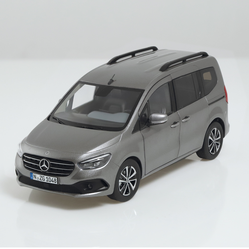 Mercedes-Benz T-Klasse chromitgrau metallic NZG 1:18 Metallmodell