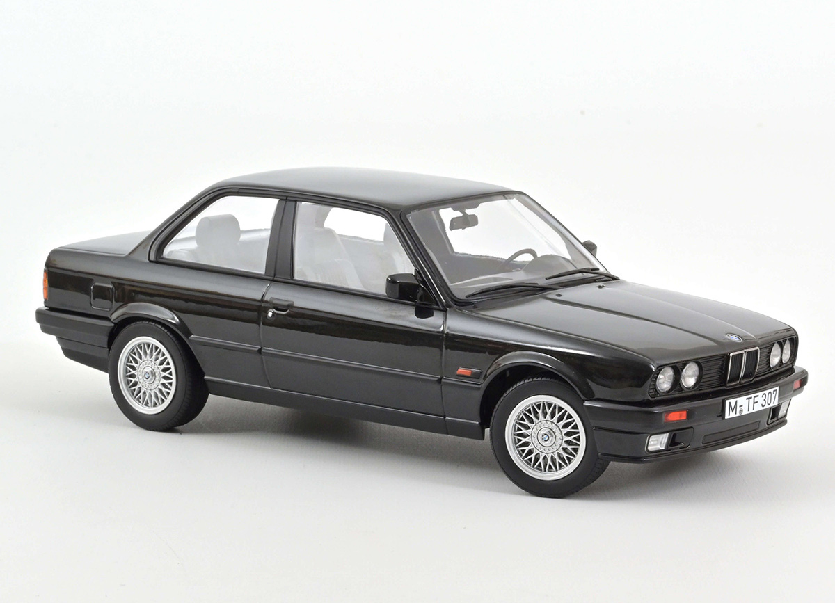 BMW 325i 1988 Black metallic    Norev 1:18 Metallmodell (Türen/Hauben nicht zu öffnen!)