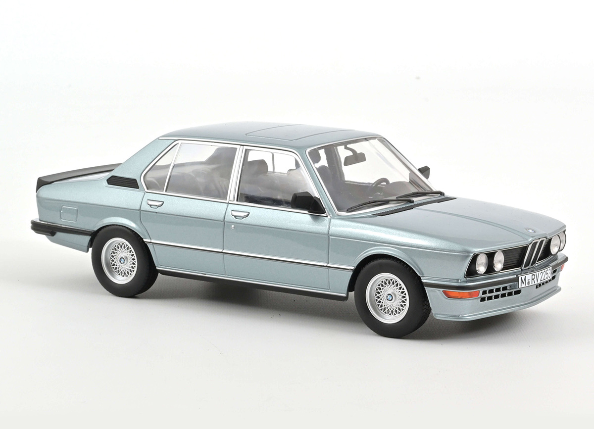 BMW M535i 1980 - Blue metallic Norev 1:18 Metallmodell (Türen/Hauben nicht zu öffnen!)