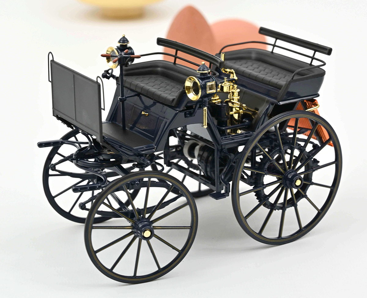 Daimler Motokutsche 1886  Norev 1:18 Wiederauflage