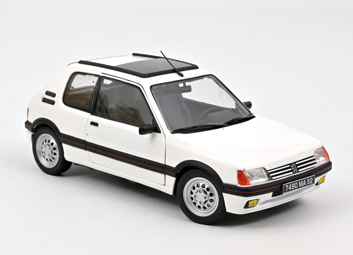 Peugeot 205 GTI 1.6 1988 - White Norev 1:18 Metallmodell 2 Türen und Motorhaube  zu öffnen!