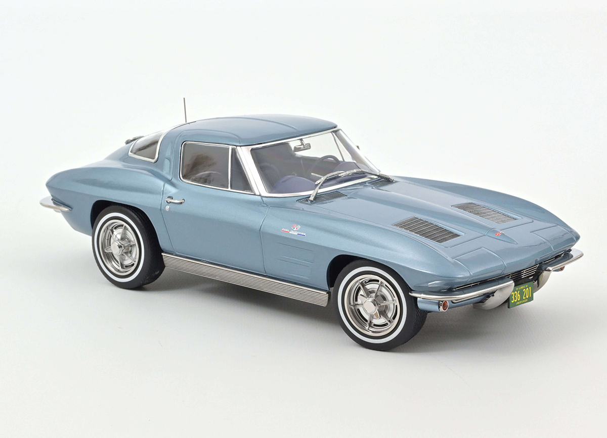Chevrolet Corvette Sting Ray 1963 - Light Blue metallic Norev 1:18 Metallmodell (Türen/Hauben nicht zu öffnen!)