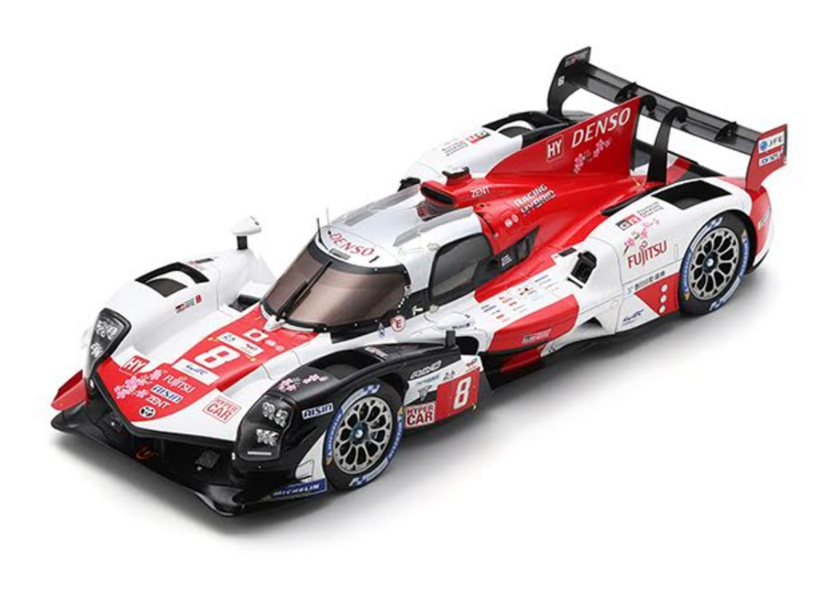 Toyota GR010 - Hybrid No.8 TOYOTA GAZOO RACING 2nd 24H Le Mans 2023 S. Buemi - B. Hartley - R. Hirakawa Spark 1:18 mit Plexiglasvitrine (Türen, Motorhaube... nicht zu öffnen!)