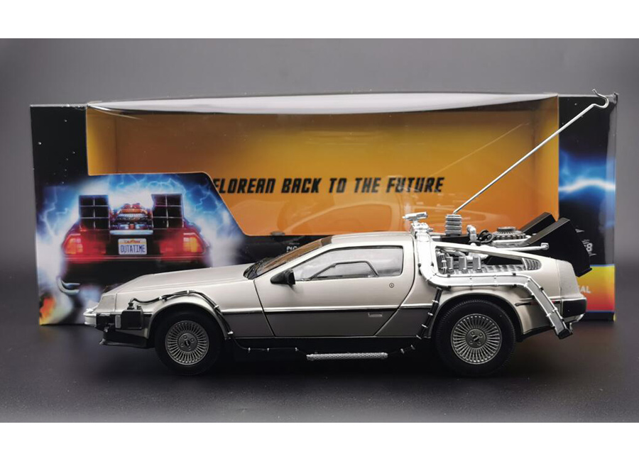 DeLorean LK Back to the Future Time Machine Sun Star 1:18
