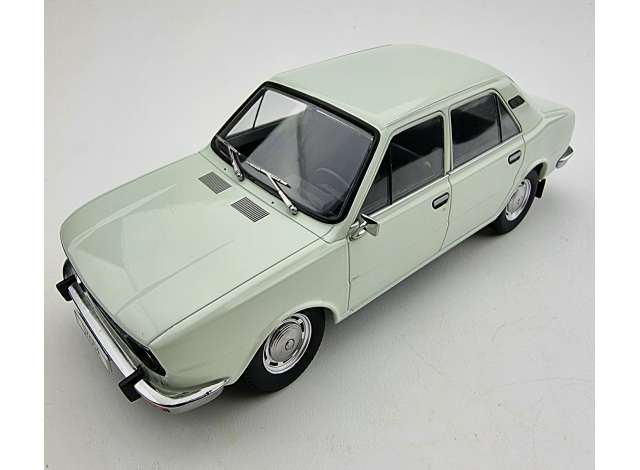 Skoda 105L 1976  white (Skoda color 1001) Triple9 1:18 Resinemodell (Türen, Motorhaube... nicht zu öffnen!)