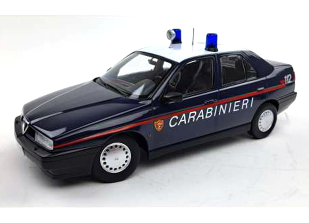Alfa Romeo 155 Carabinieri, 1996  dark blue/white Triple9 1:18 (Türen, Motorhaube... nicht zu öffnen!)