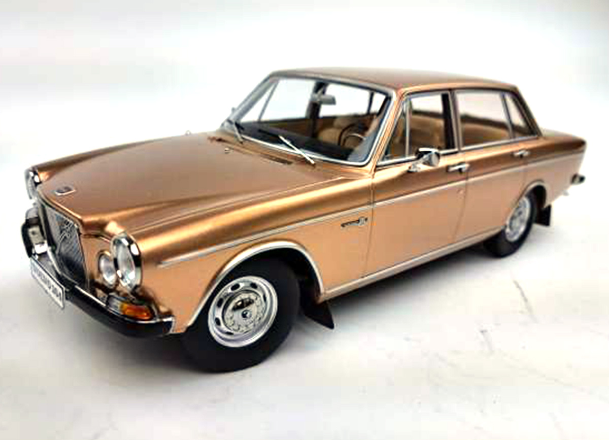 Volvo 164, 1970  gold metallic with beige interior Triple9 1:18 (Türen, Motorhaube... nicht zu öffnen!)