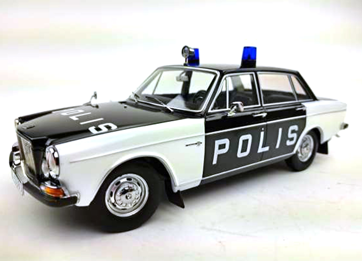 Volvo 164 1970  Sweden Police, white/black with black interior Triple9 1:18 (Türen, Motorhaube... nicht zu öffnen!)