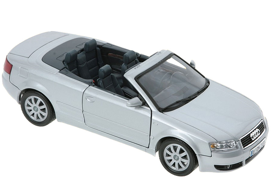 Audi A4 Cabriolet 2004 silber MotorMax 1:18