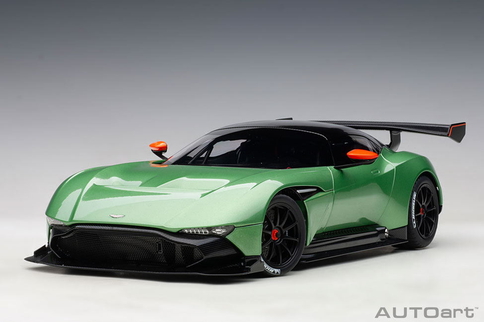 ASTON MARTIN VULCAN 2015 (APPLE TREE GREEN METALLIC) (COMPOSITE MODEL/FULL OPENINGS) AUTOart 1:18