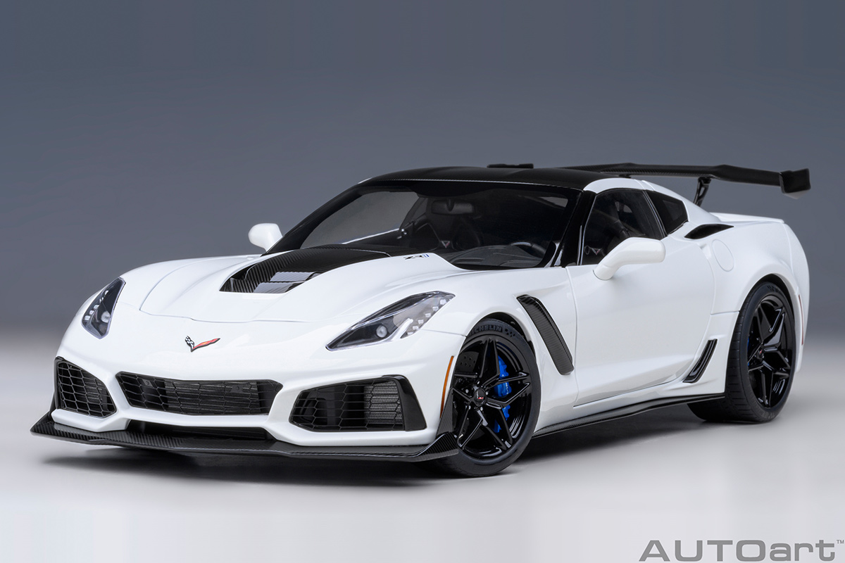 CHEVROLET CORVETTE C7 ZR1 2019 (ARCTIC WHITE) AUTOart 1:18