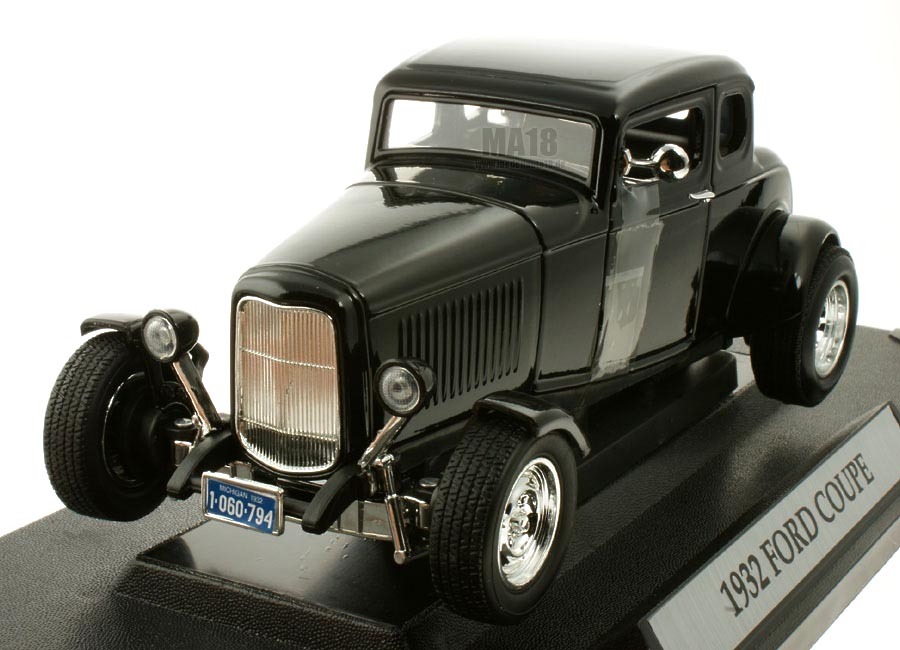 Ford Coupe Hot Rod 1932 schwarz (mit Motorhaube) MotorMax 1:18