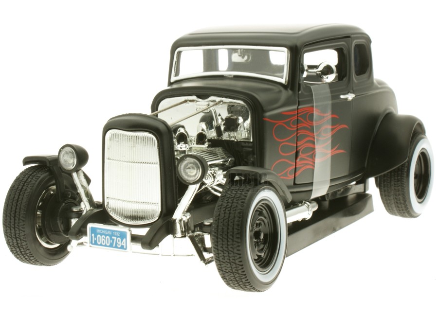 Ford Hot Rod 1932  Schwarz mit Flammen  MotorMax 1:18