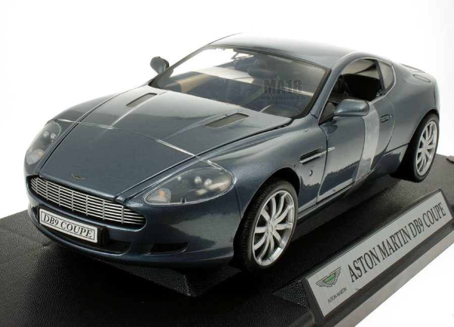 Aston Martin DB9 Coupe blau MotorMax 1:18