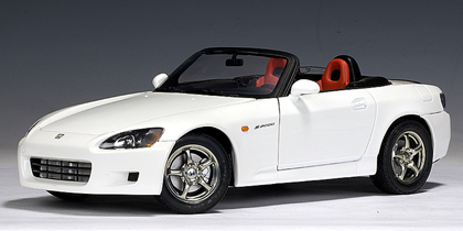 HONDA S 2000 (weiß) (US VERSION) --- LH DRIVE  AUTOart 1:18