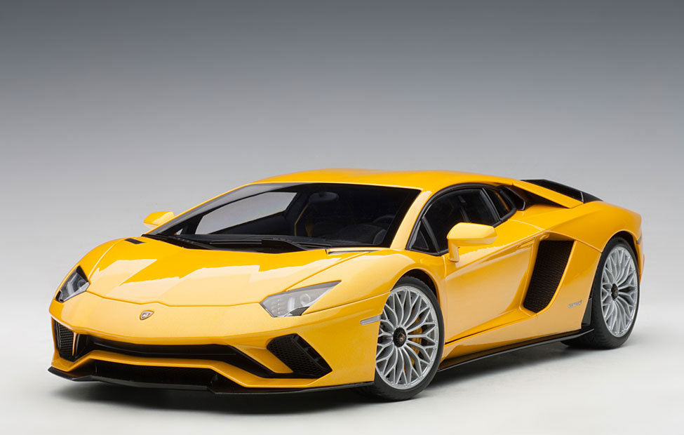 LAMBORGHINI AVENTADOR S 2017 (GIALLO ORION/PEARL YELLOW) (COMPOSITE MODEL/FULL OPENINGS) AUTOart 1:18