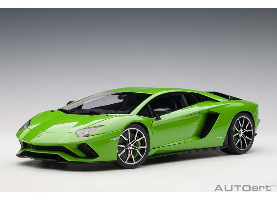 LAMBORGHINI AVENTADOR S 2017 (VERDE MANTIS/PEARL GREEN) (COMPOSITE MODEL/FULL OPENINGS) AUTOart 1:18