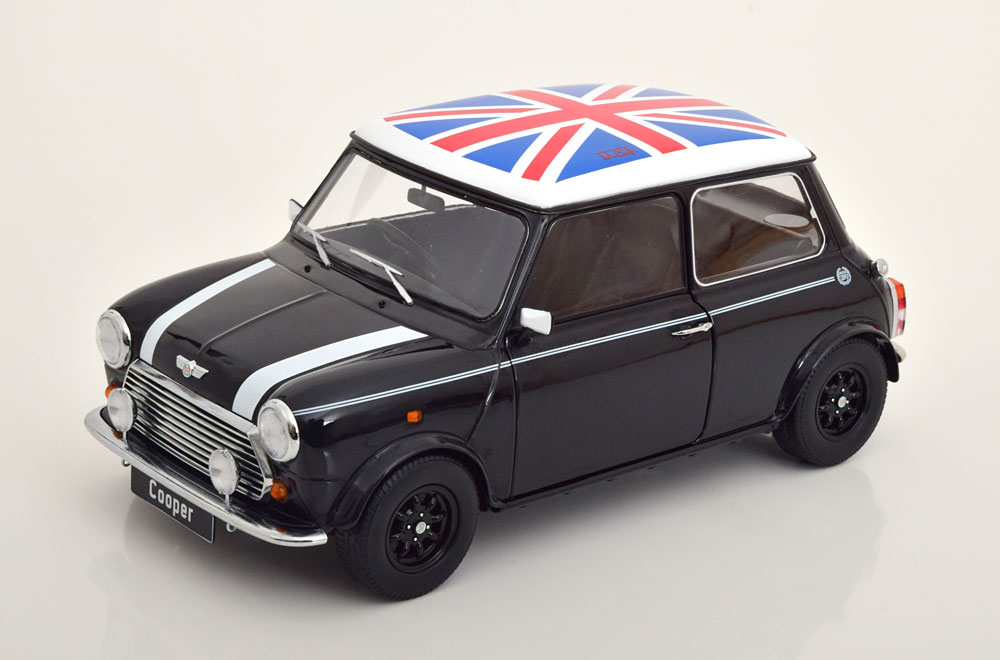 Mini Cooper Rechtslenker schwarz/weiß mit Union Jack, mit zu öffnenden Türen KK-Scale 1:12
