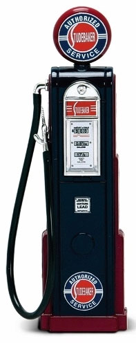 Zapfsäule - Gas Pump "Studebaker" Typ A Road Signature 1:18