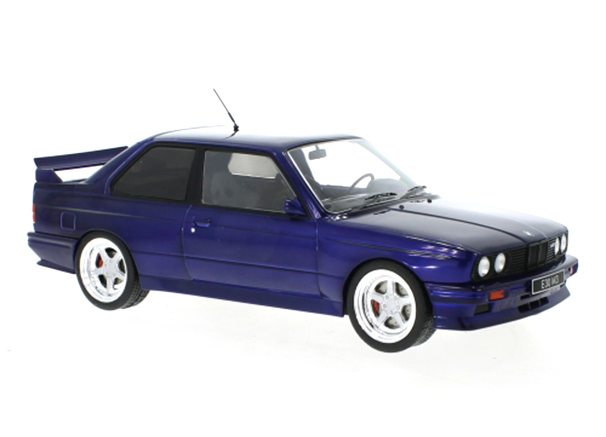 BMW E30 M3, metallic-dunkelrot, 1989 IXO 1:18 Metallmodell (Türen/Hauben nicht zu öffnen!)