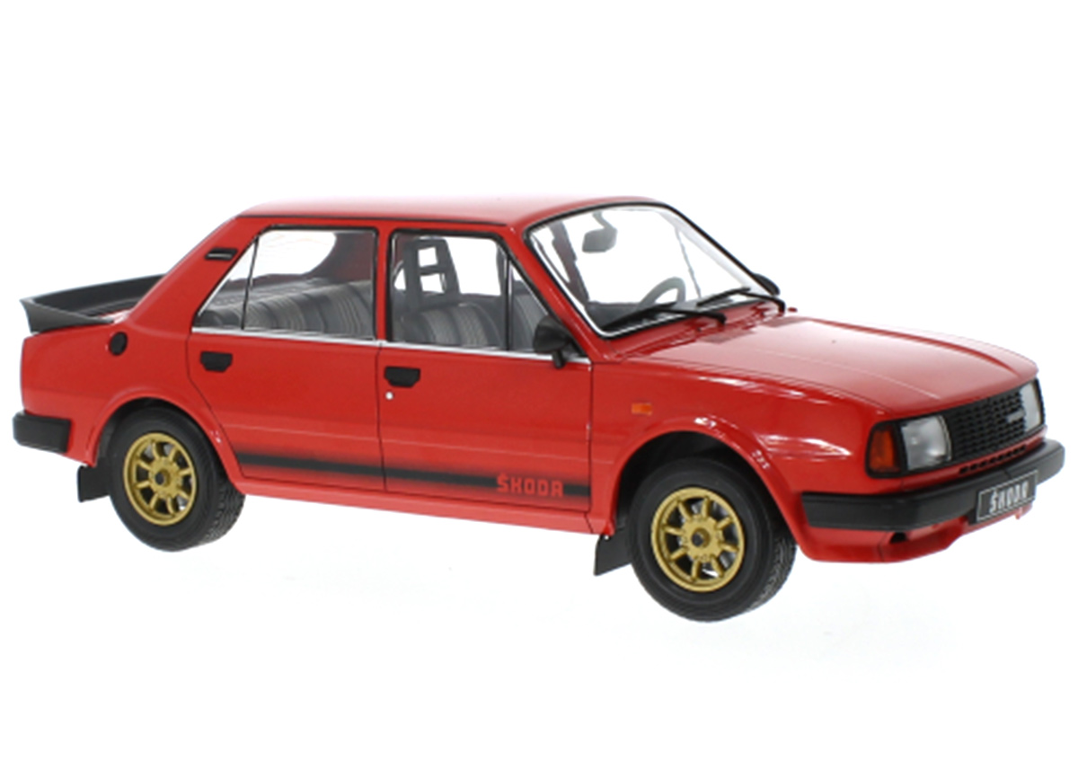 Skoda 130 LR, rot, 1988 IXO 1:18 Metallmodell (Türen/Hauben nicht zu öffnen!)
