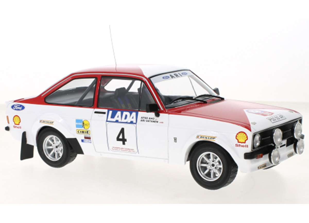 Ford Escort MK II RS 1800, No.4, Marlboro, Rallye WM, 1000 Lakes Rally, mit Decals, A.Vatanen/A.Aho, 1977 IXO 1:18 Metallmodell (Türen/Hauben nicht zu öffnen!)
