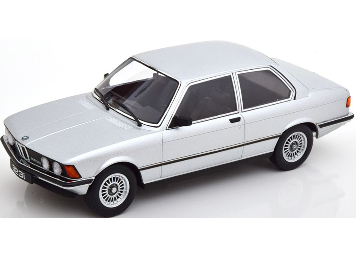 BMW 323i E21 1978 silber KK-Scale 1:18 Metallmodell (Türen, Motorhaube... nicht zu öffnen!)