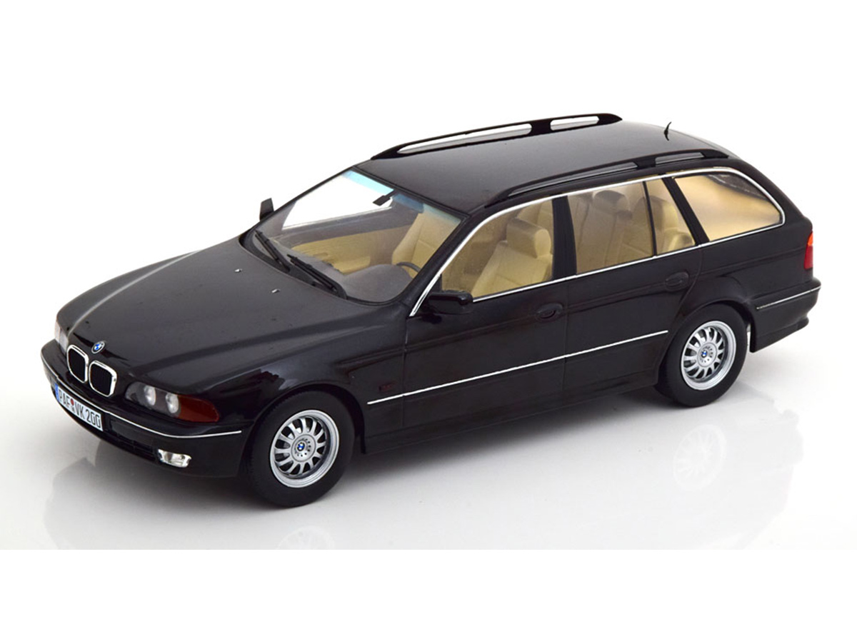 BMW 520i E39 Touring 1997 schwarzmetallic KK-Scale 1:18 Metallmodell (Türen, Motorhaube... nicht zu öffnen!)