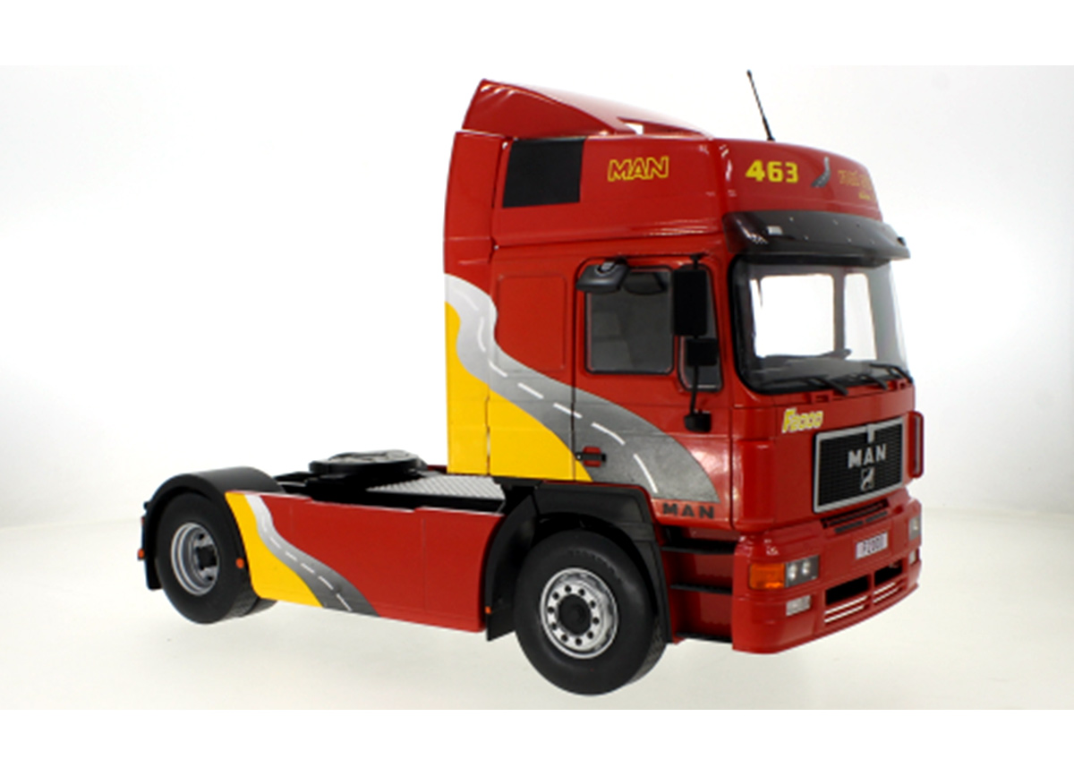 MAN F2000, rot, 1994 MCG 1:18 Metallmodell, Türen und Hauben nicht zu öffnen
