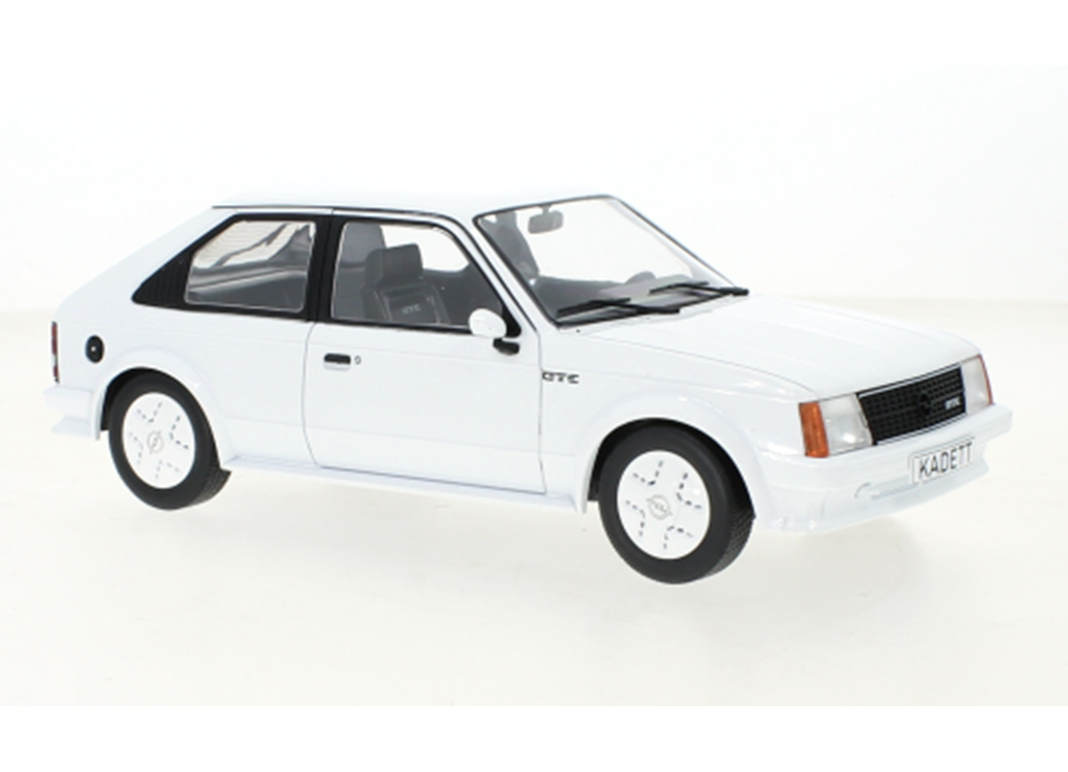 Opel Kadett D GTE, weiss, 1983 MCG 1:18 Metallmodell, Türen und Hauben nicht zu öffnen