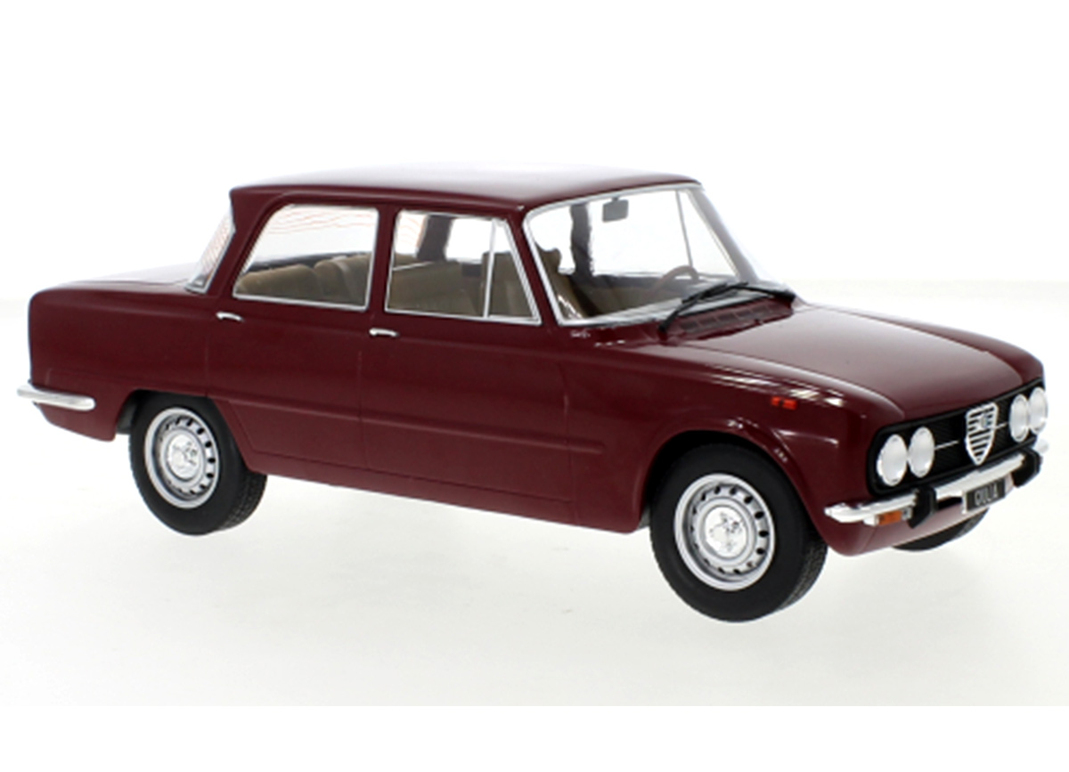 Alfa Romeo Giulia Nuova Super, dunkelrot, 1974 MCG 1:18 Metallmodell, Türen und Hauben nicht zu öffnen