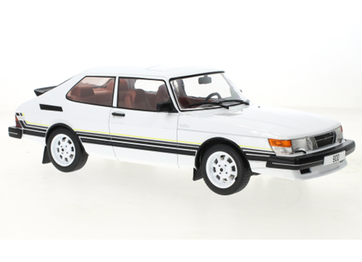 Saab 900 Turbo, weiss/Dekor, 1981 MCG 1:18 Metallmodell, Türen und Hauben  nicht zu öffnen