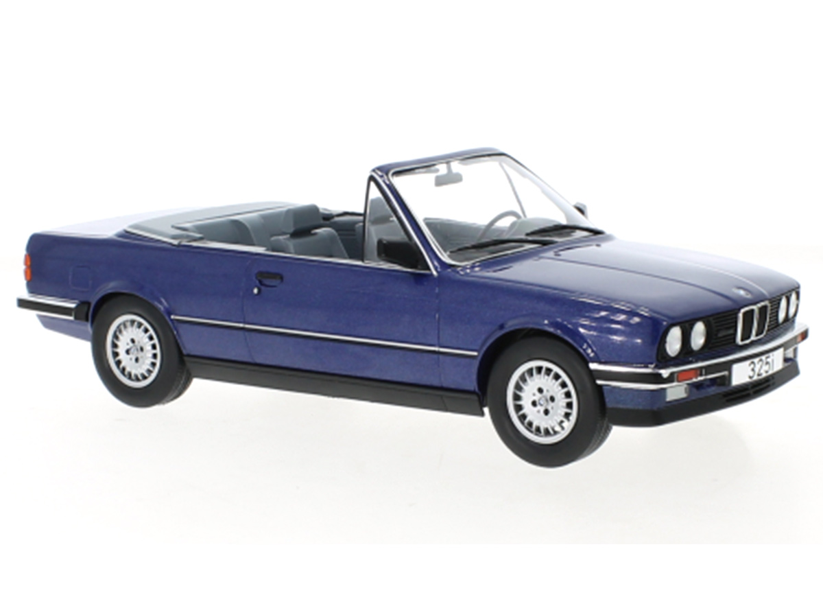BMW 325i (E30) Cabriolet, metallic-blau, 1985 MCG 1:18 Metallmodell, Türen und Hauben nicht zu öffnen
