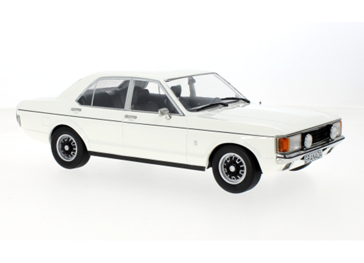 Ford Granada MK I, weiss/matt-schwarz, 1975 MCG 1:18 Metallmodell, Türen und Hauben nicht zu öffnen