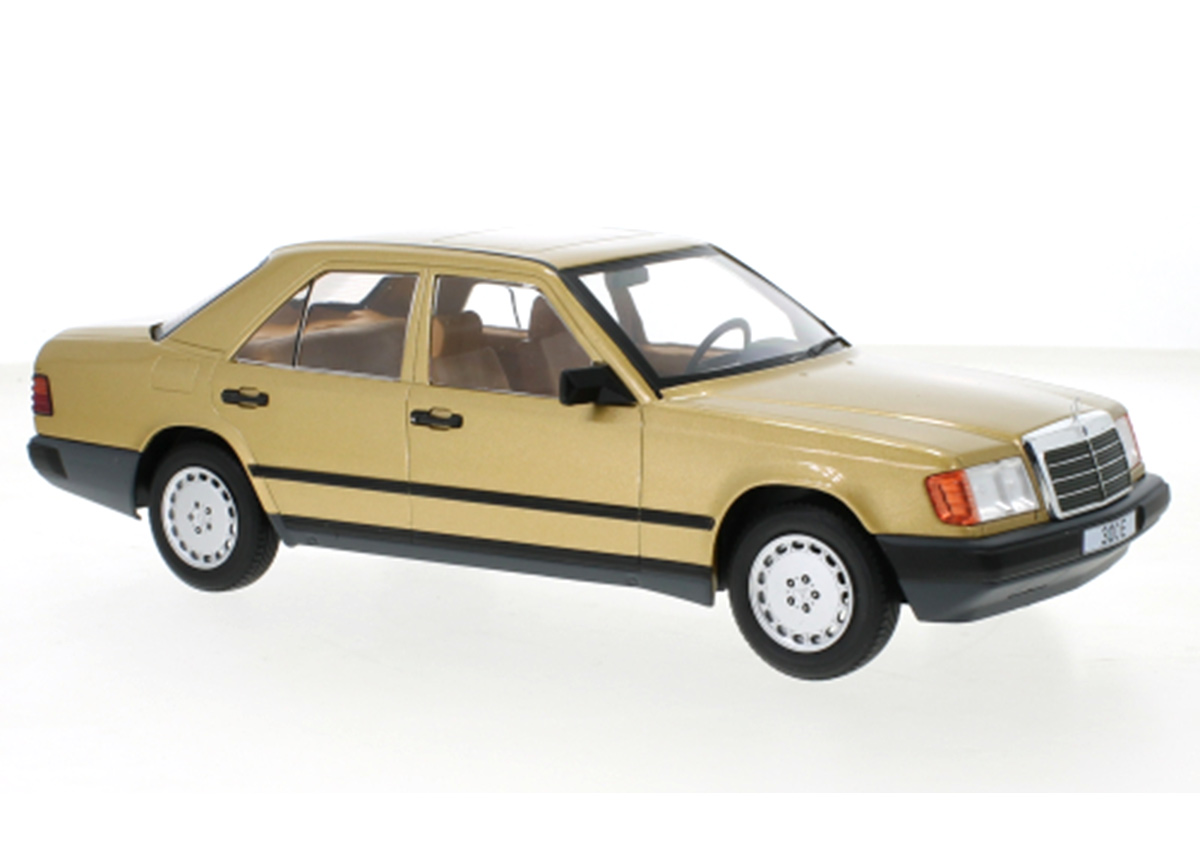 Mercedes 300 E (W124), metallic-beige, 1984 MCG 1:18 Metallmodell, Türen und Hauben nicht zu öffnen