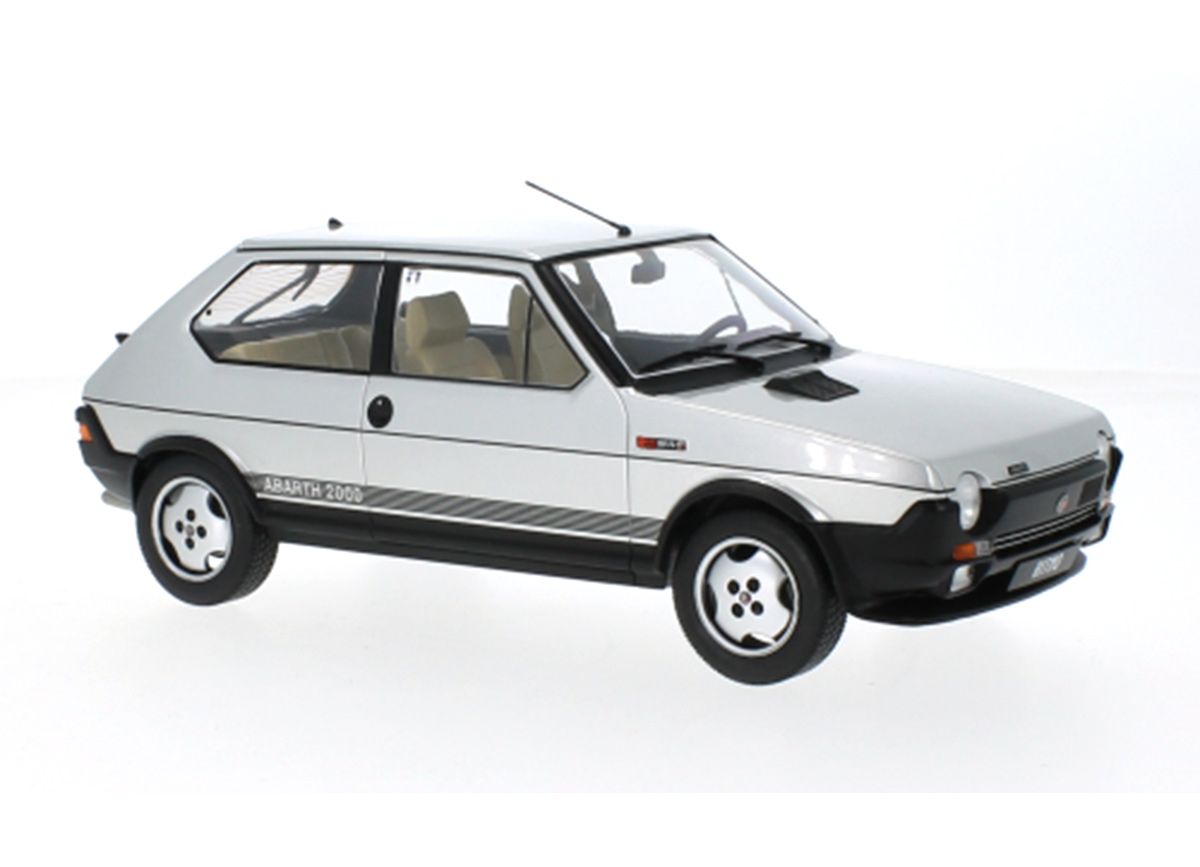 Fiat Ritmo TC 125 Abarth, silber, 1980 MCG 1:18 Metallmodell, Türen und  Hauben nicht zu öffnen