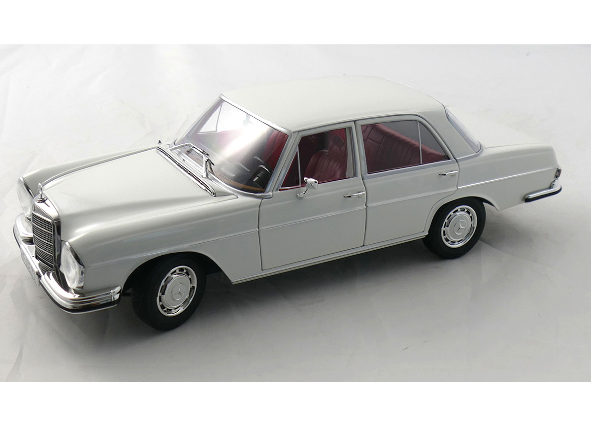 Mercedes 250 SE (1965-1967) weiß Color Code DB 050 "Limited 1000 pieces" Norev 1:18 Metallmodell 4 Türen, Motorhaube und Kofferraum zu öffnen!