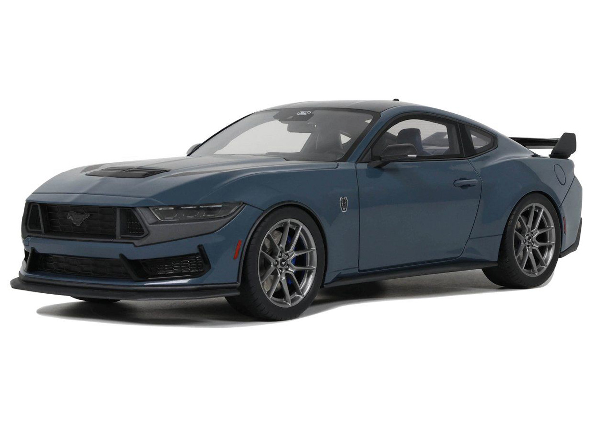 FORD MUSTANG DARK HORSE VAPOR BLUE METALLIC GT Spirit 1:18 Resinemodell (Türen, Motorhaube... nicht zu öffnen!)