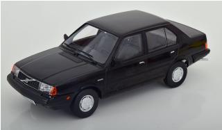 Volvo 360 1987  black metallic with grey interior Triple9 1:18 (Türen, Motorhaube... nicht zu öffnen!)