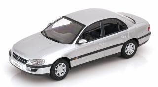 Opel Omega B 1996  silver Triple 9 1:18 (Türen, Motorhaube... nicht zu öffnen!)