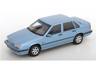 Volvo 850 1993 hellblau-metallic Triple 9 1:18 (Türen, Motorhaube... nicht zu öffnen!)