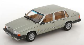 Volvo 760 1985 hellgrün-metallic Triple 9 1:18 (Türen, Motorhaube... nicht zu öffnen!)
