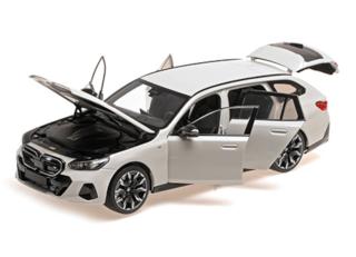 BMW i5 M60 TOURING - 2024 - WHITE METALLIC Minichamps 1:18 Metallmodell mit zu öffnenden Hauben und Türen!