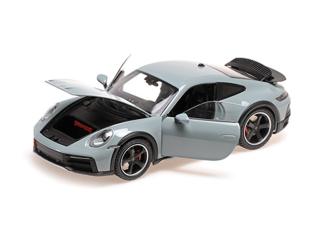 PORSCHE 911 DAKAR - 2022 - GREEN METALLIC Minichamps 1:18 Metallmodell mit zu öffnenden Türen und Haube(n)  Lieferbar ab Ende Juni 2025