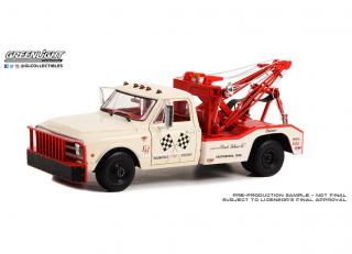 Chevrolet C-30 Dually Wrecker 1967  *51st Annual Indianapolis 500 Mile Race Official Truck Courtesy of Ernest Holmes Co. Chattanooga Tennessee Greenlight 1:18