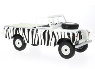 Land Rover Series II 109, weiss/schwarz, 1959 MCG 1:18 Metallmodell, Türen und Hauben nicht zu öffnen