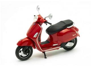 Vespa GTS 125cc 2017 red Welly 1:18